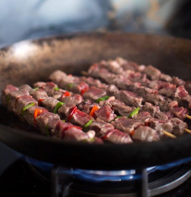 Beef Skewers with Chilli Peppers and Hummus