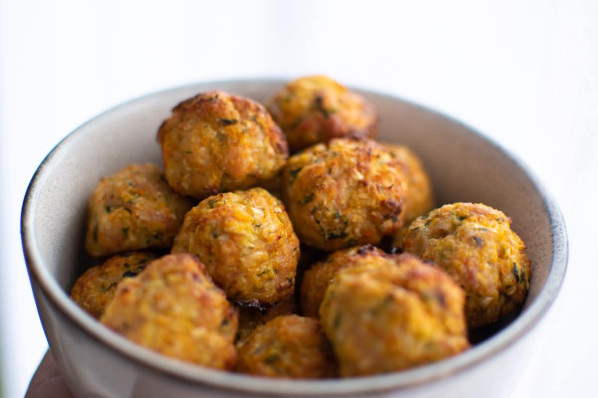 Baked Chicken Meatballs w Vegetables & Mint Yogurt Sauce