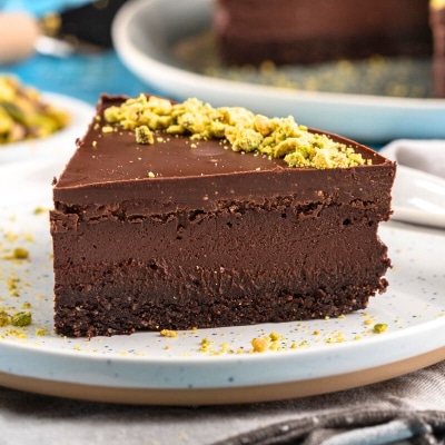 No-Bake Vegan Date & Chocolate Cake