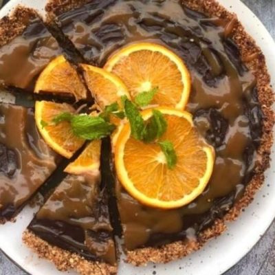 Salted Caramel & Chocolate Tart w/ Almond Oats Crust