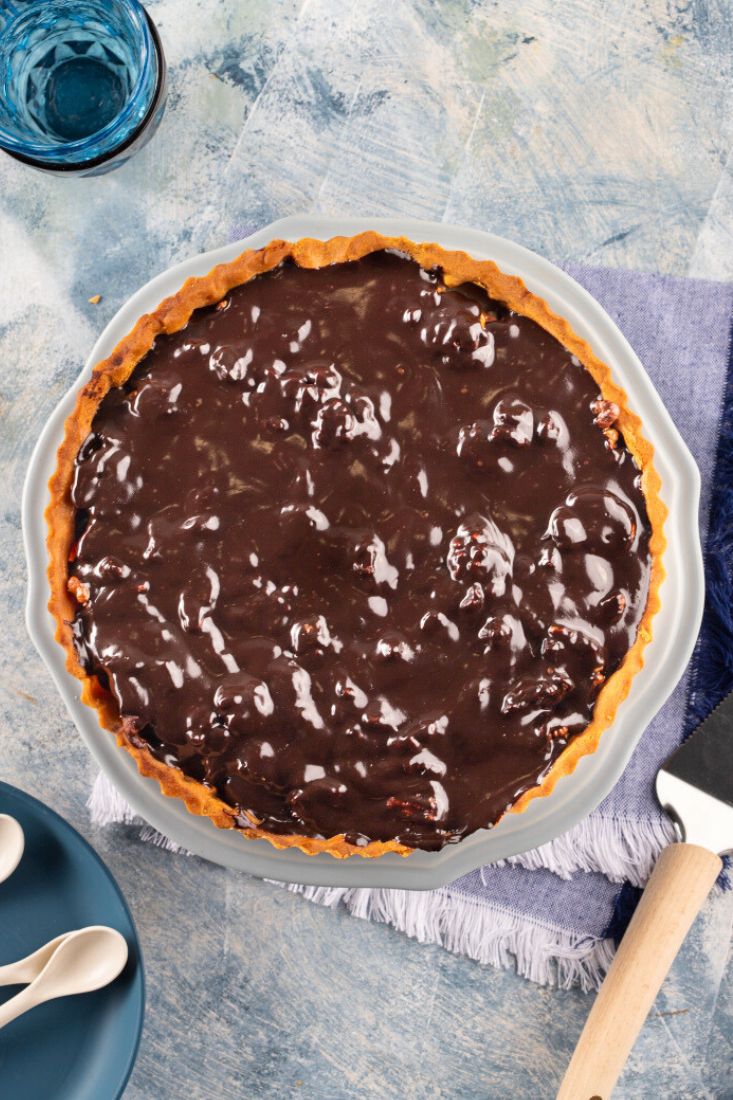 Chocolate Tart with Caramelized Walnuts