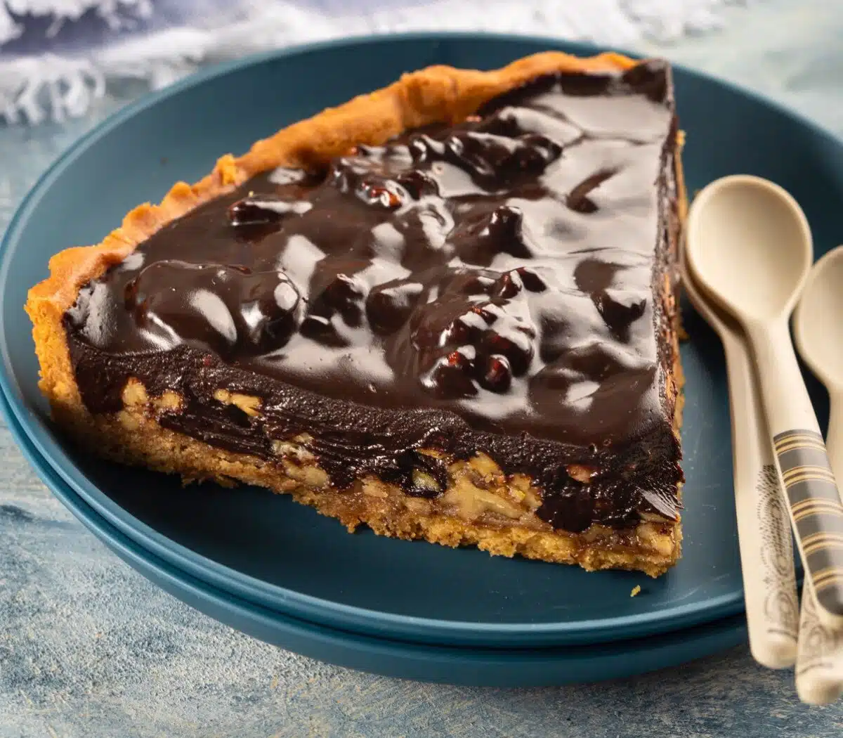 Chocolate Tart with Caramelized Walnut