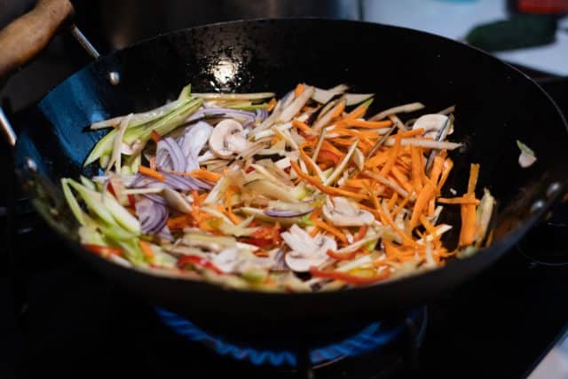 Wok-fried Vegetables with Shrimp and Rice Noodles